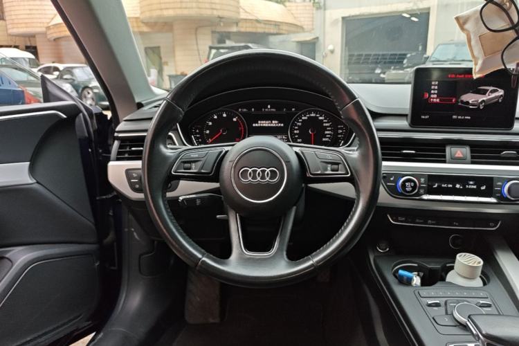 Used Audi A5 2017 Coupe 40 TFSI Fashion Model Steering Wheel