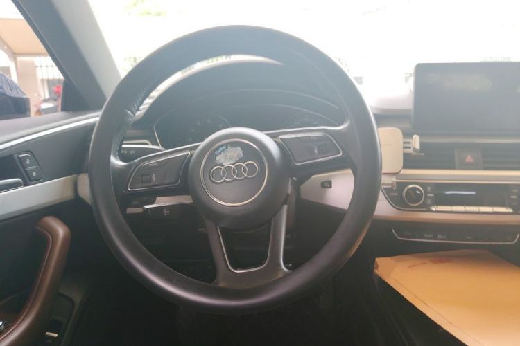 Used Audi A5 2017 Sportback 40 TFSI Fashion Model Steering Wheel