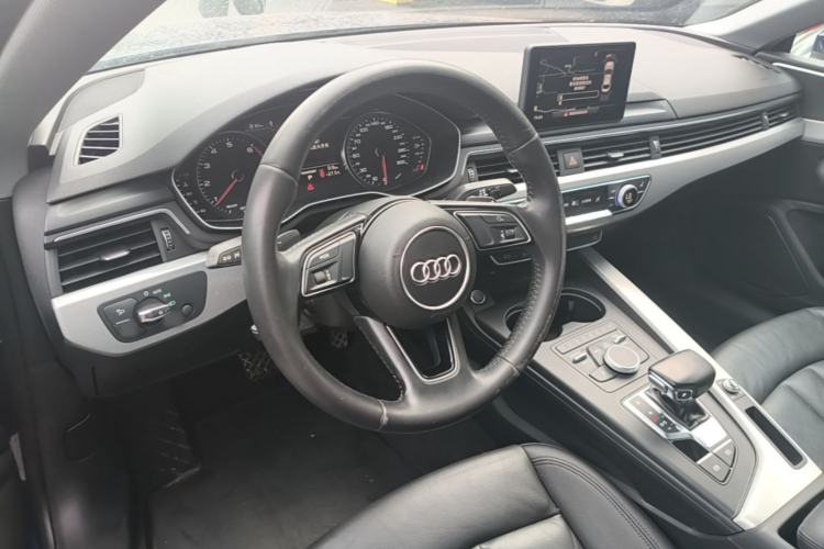 Used Audi A5 2017 Coupe 40 TFSI Fashion Model Steering Wheel