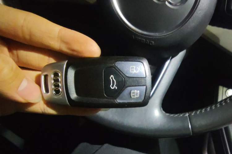 Used Audi A5 2017 Coupe 40 TFSI Fashion Model Vehicle Key