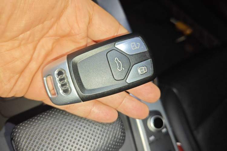 Used Audi A5 2017 Sportback 40 TFSI Fashion Model Vehicle Key