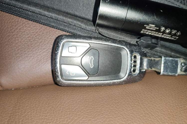 Used Audi A5 2017 Sportback 40 TFSI Fashion Model Vehicle Key