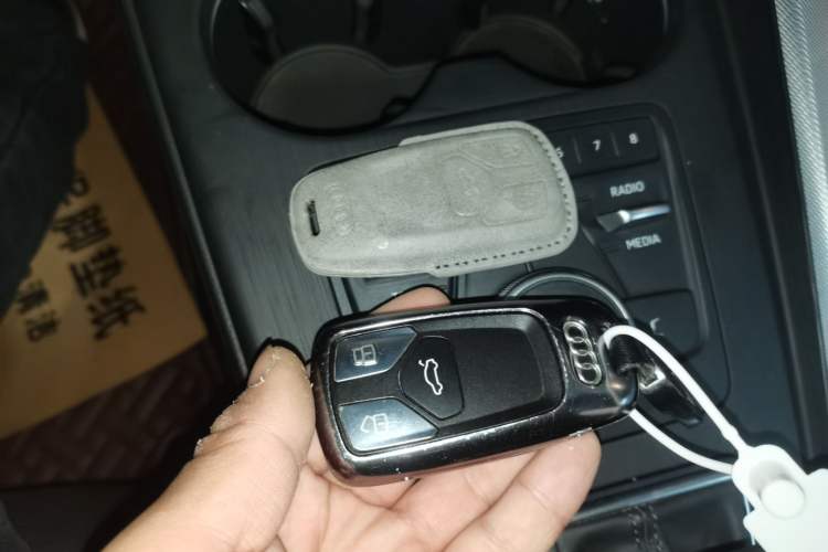 Used Audi A5 2017 Sportback 45 TFSI Fashion Model Vehicle Key