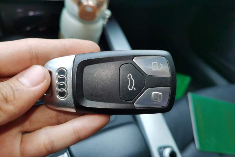 Used Audi A5 2017 Coupe 40 TFSI Fashion Model Vehicle Key