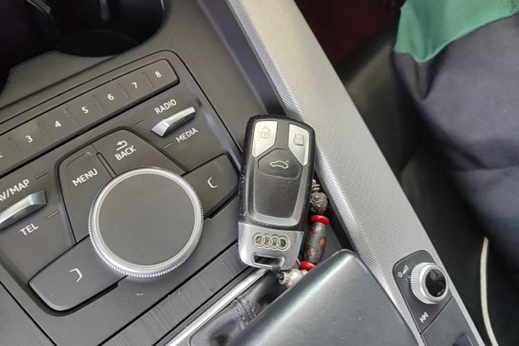 Used Audi A5 2017 Sportback 40 TFSI Fashion Model Vehicle Key