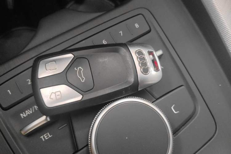 Used Audi A5 2017 Sportback 40 TFSI Fashion Model Vehicle Key