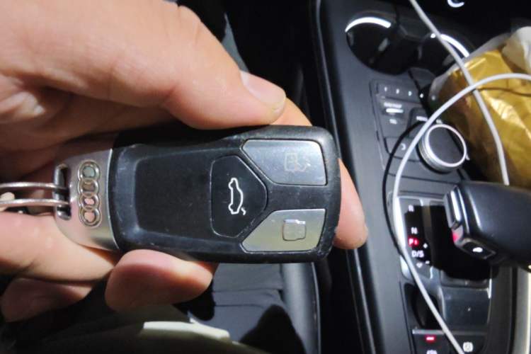 Used Audi A5 2017 Sportback 40 TFSI Fashion Model Vehicle Key
