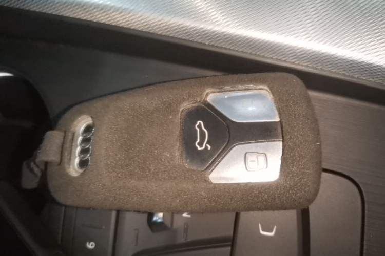 Used Audi A5 2017 Sportback 40 TFSI Fashion Model Vehicle Key
