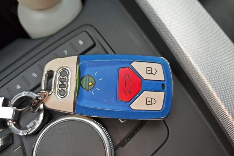 Used Audi A5 2017 Coupe 40 TFSI Fashion Model Vehicle Key