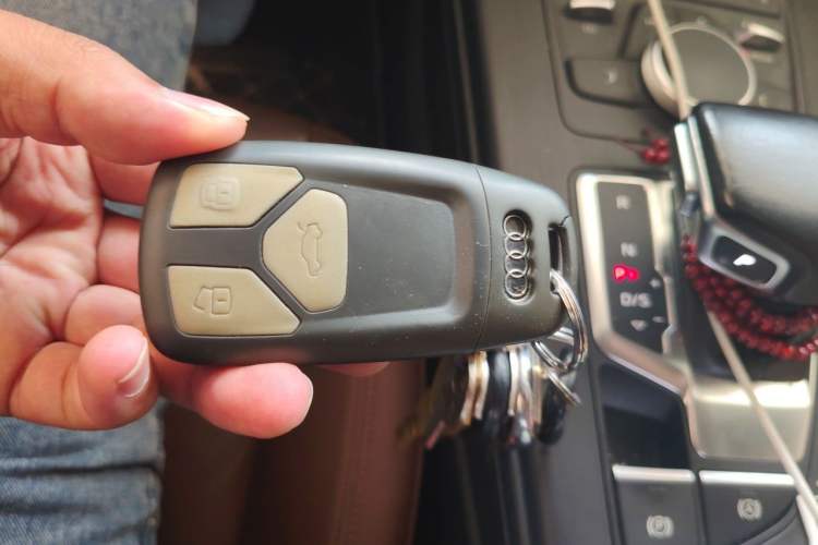 Used Audi A5 2017 Sportback 40 TFSI Fashion Model Vehicle Key
