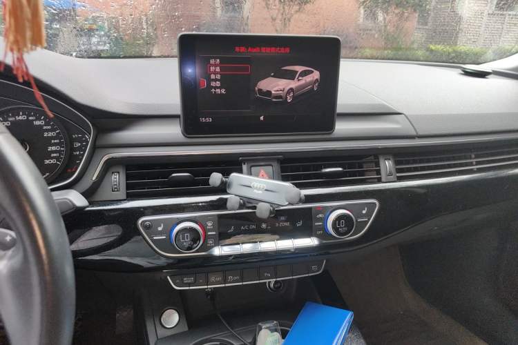 Used Audi A5 2017 Sportback 40 TFSI Fashion Model Audio And AC Panel