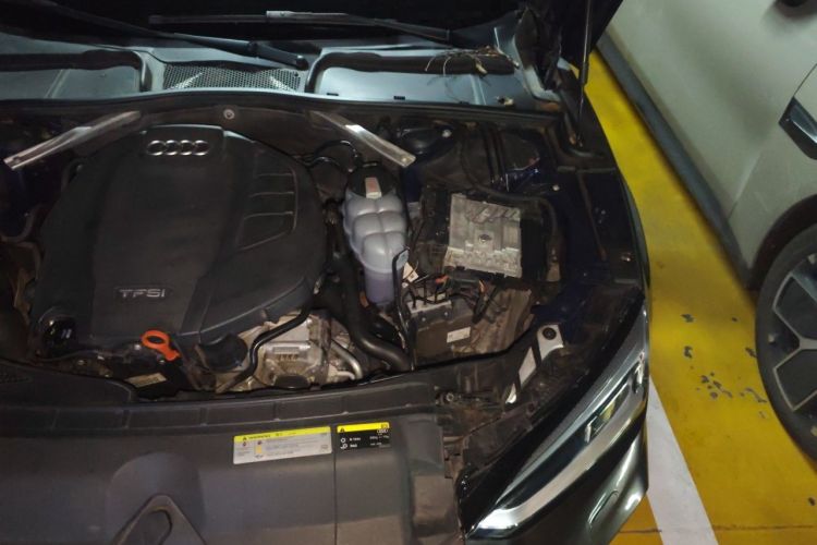 Used Audi A5 2017 Sportback 45 TFSI Fashion Model Engine Bay Left