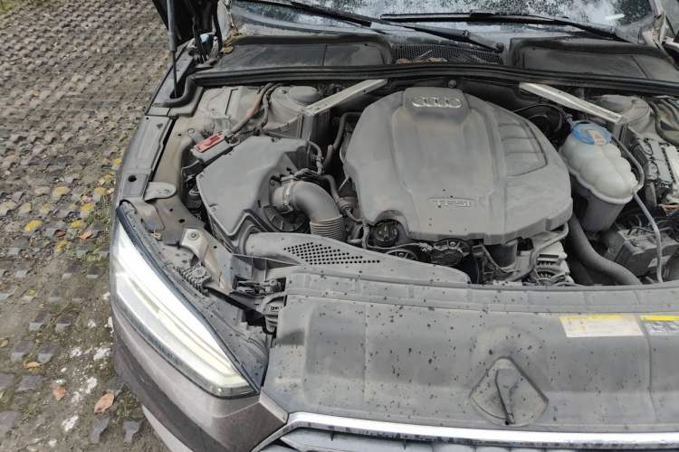 Used Audi A5 2017 Sportback 40 TFSI Fashion Model Engine Bay Right