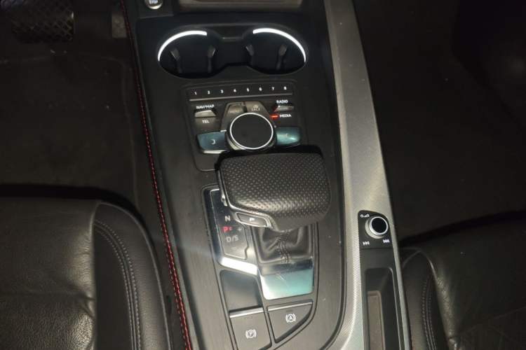 Used Audi A5 2017 Sportback 45 TFSI Fashion Model Gear Lever