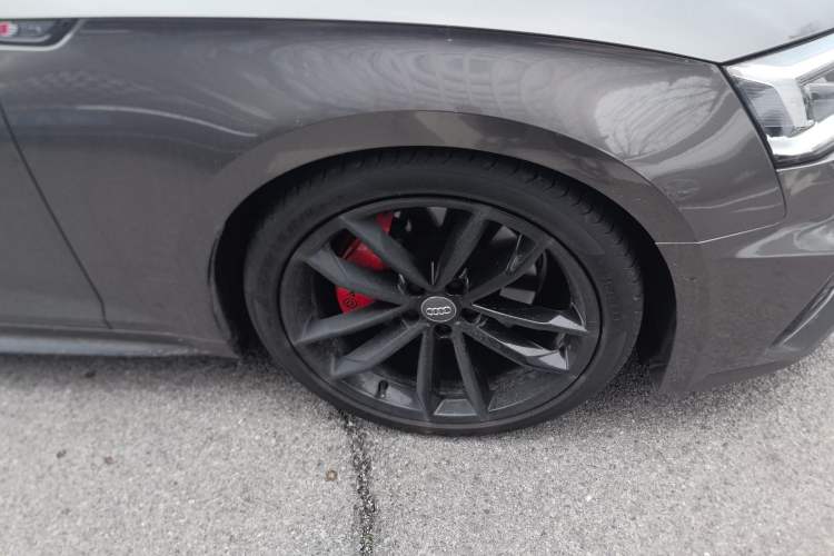 Used Audi A5 2017 Sportback 45 TFSI Fashion Model Right Front Wheel Hub