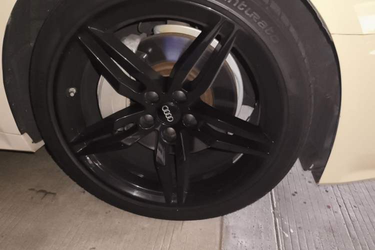 Used Audi A5 2017 Sportback 45 TFSI quattro Sport Model Right Front Wheel Hub
