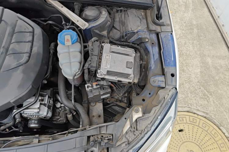 Used Audi A5 2017 Sportback 40 TFSI Fashion Model Engine Bay Left