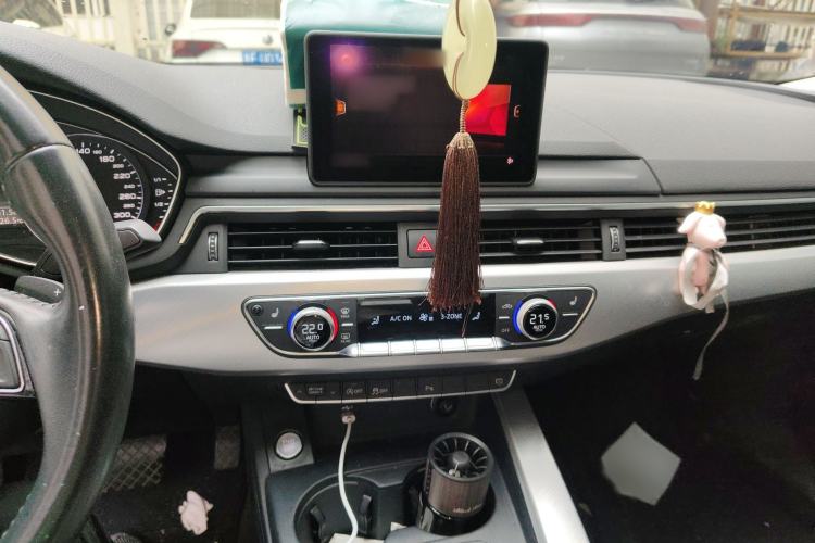 Used Audi A5 2017 Coupe 40 TFSI Fashion Model Audio And AC Panel