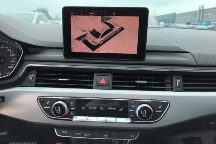 Used Audi A5 2017 Coupe 40 TFSI Fashion Model Audio And AC Panel