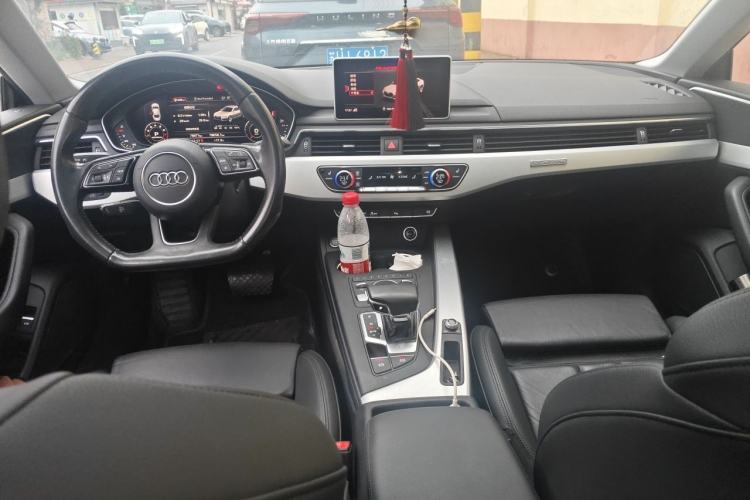 Used Audi A5 2017 Sportback 45 TFSI Sport Edition Center Console