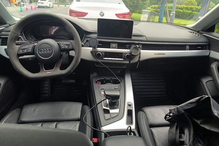 Used Audi A5 2017 Sportback 45 TFSI quattro Sport Model Center Console