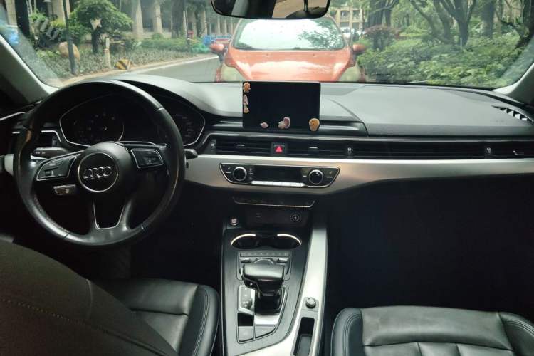 Used Audi A5 2017 Sportback 45 TFSI Fashion Model Center Console