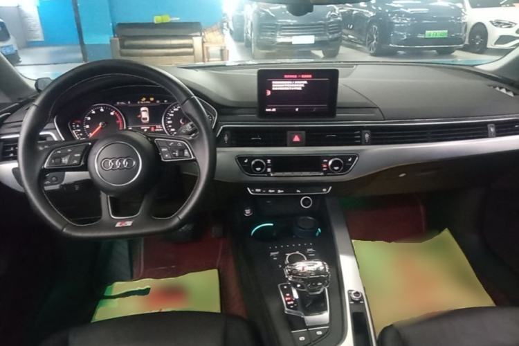 Used Audi A5 2017 Sportback 40 TFSI Fashion Model Center Console