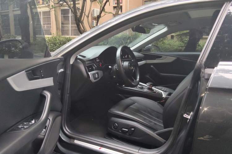 Used Audi A5 2017 Sportback 45 TFSI Fashion Model Driver Seat