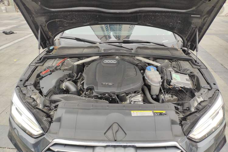 Used Audi A5 2017 Sportback 40 TFSI Fashion Model Engine Bay