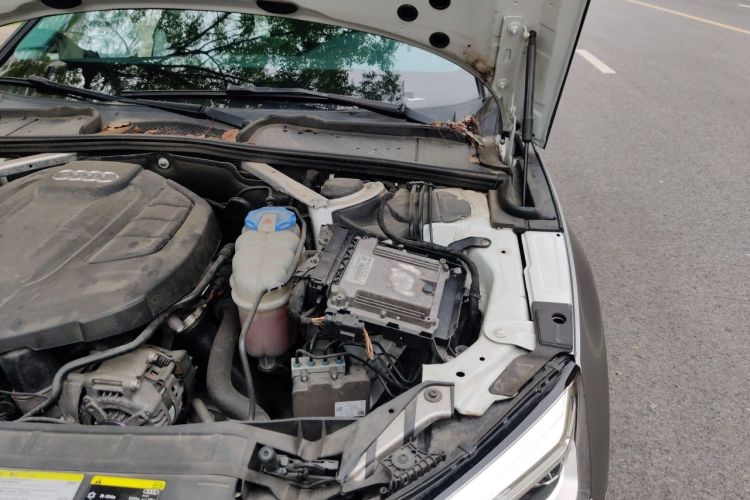 Used Audi A5 2017 Coupe 40 TFSI Fashion Model Engine Bay Left