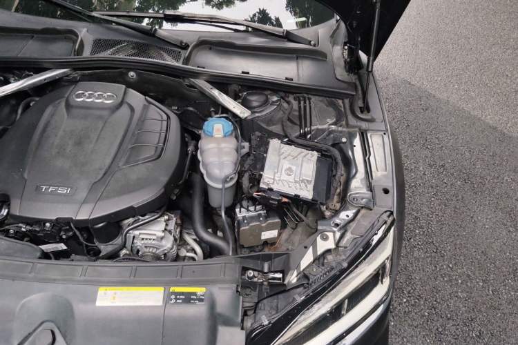 Used Audi A5 2017 Sportback 45 TFSI Fashion Model Engine Bay Left
