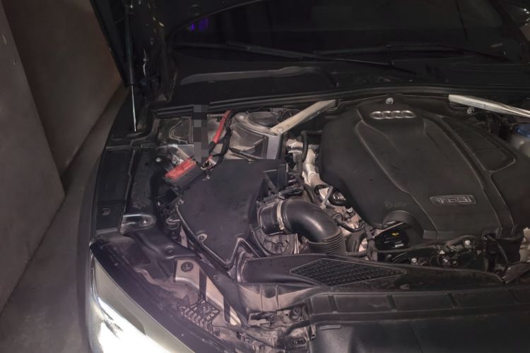 Used Audi A5 2017 Coupe 40 TFSI Fashion Model Engine Bay Right