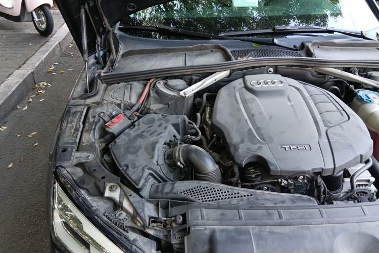 Used Audi A5 2017 Coupe 40 TFSI Fashion Model Engine Bay Right