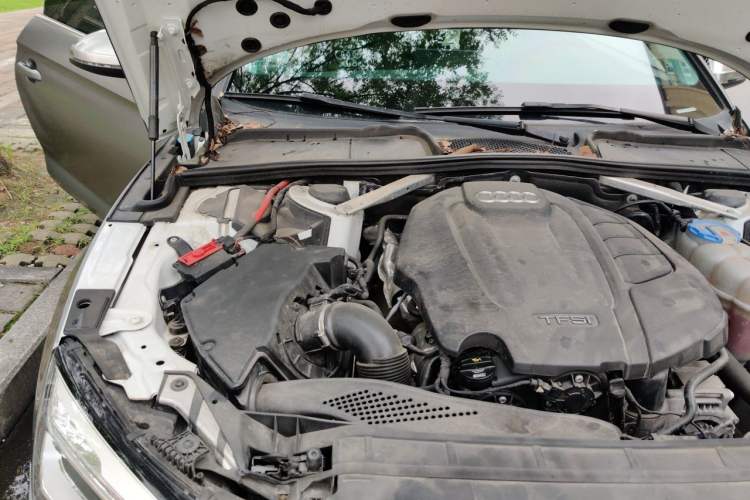 Used Audi A5 2017 Coupe 40 TFSI Fashion Model Engine Bay Right