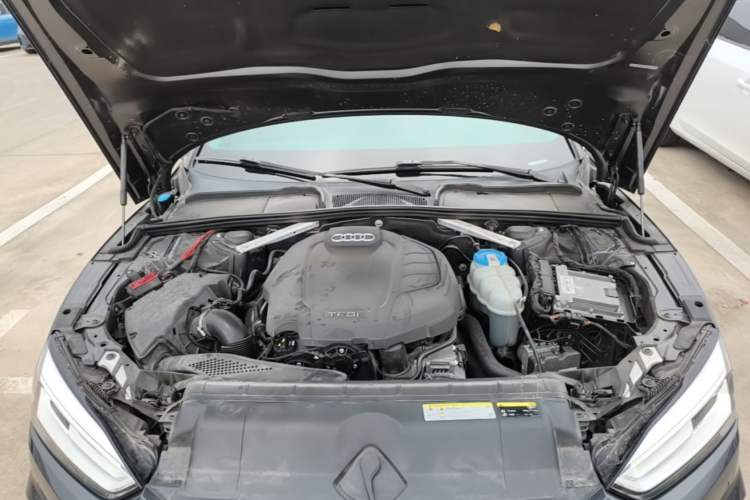 Used Audi A5 2017 Coupe 40 TFSI Fashion Model Engine Bay