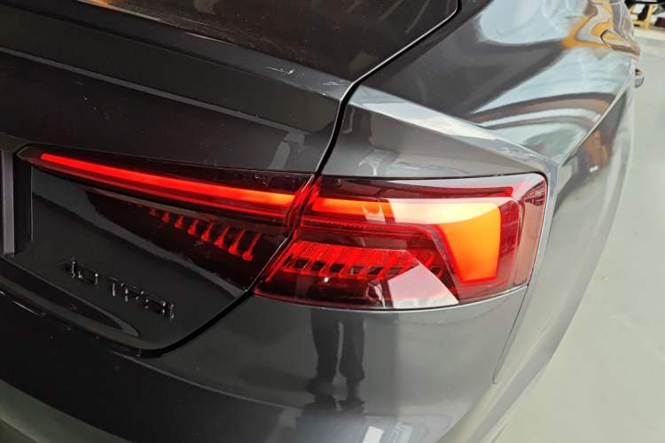 Used Audi A5 2017 Sportback 40 TFSI Fashion Model Exterior 3