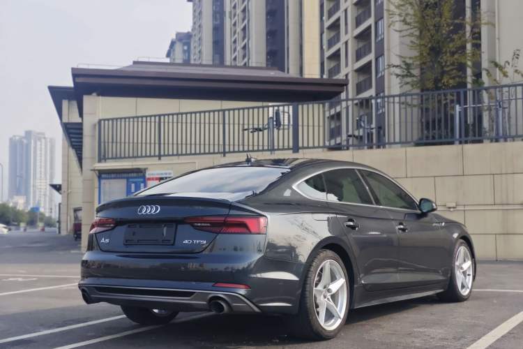 Used Audi A5 2017 Sportback 40 TFSI Fashion Model Exterior 9