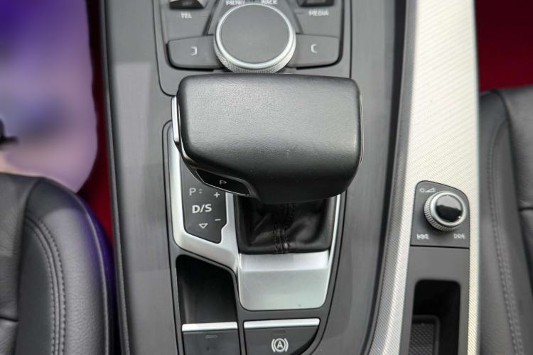 Used Audi A5 2017 Sportback 40 TFSI Fashion Model Gear Lever