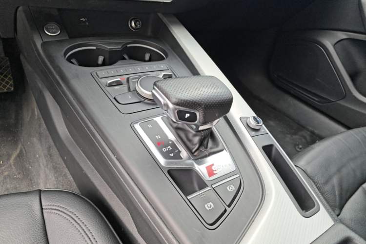 Used Audi A5 2017 Sportback 40 TFSI Fashion Model Gear Lever