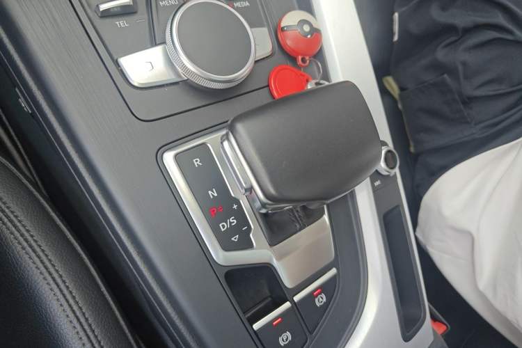 Used Audi A5 2017 Sportback 45 TFSI quattro Sport Model Gear Lever