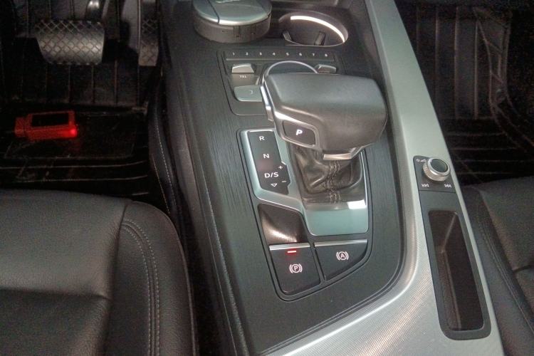 Used Audi A5 2017 Coupe 40 TFSI Fashion Model Gear Lever