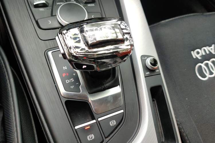 Used Audi A5 2017 Coupe 40 TFSI Fashion Model Gear Lever