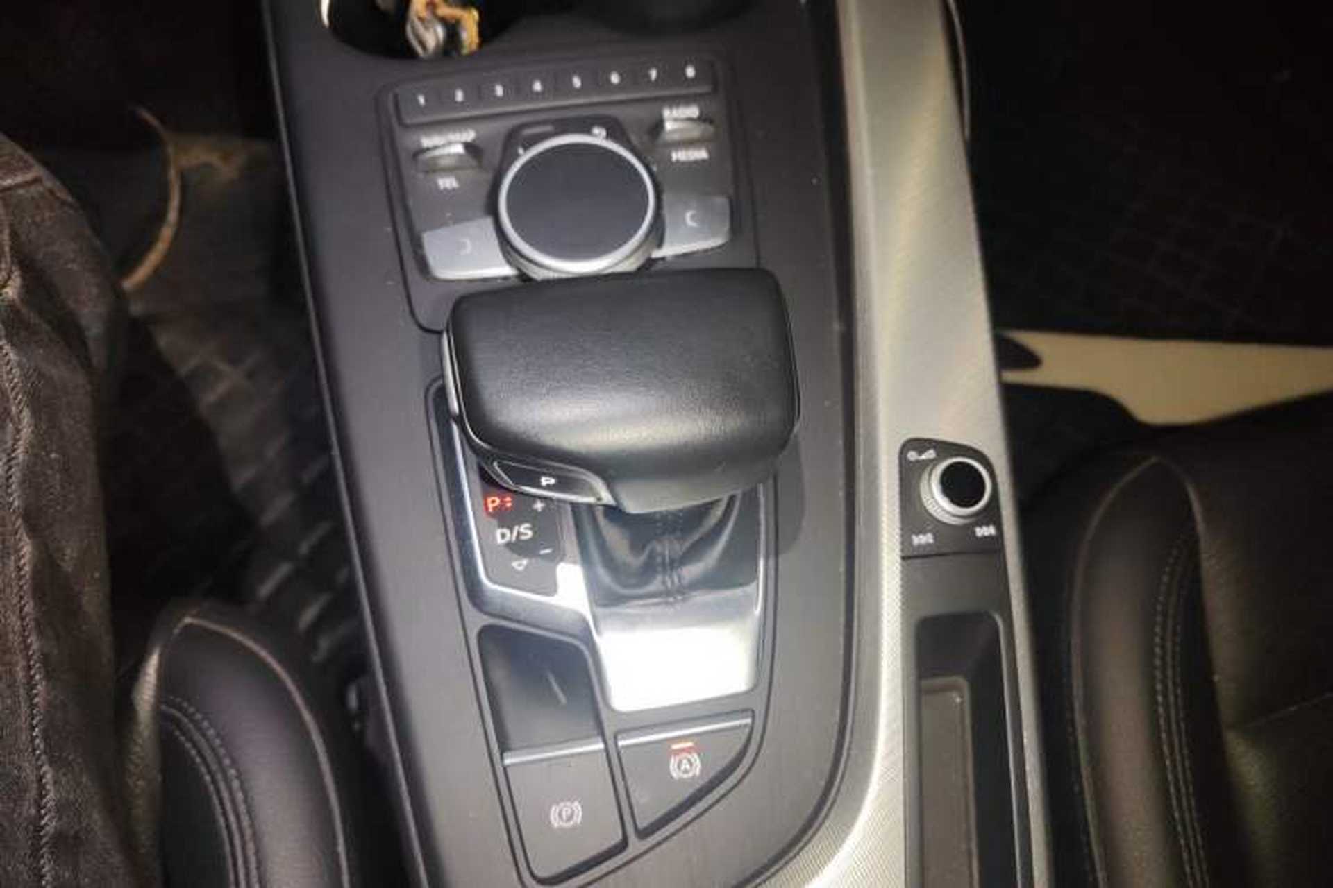 Used Audi A5 2017 Sportback 45 TFSI Fashion Model Gear Lever