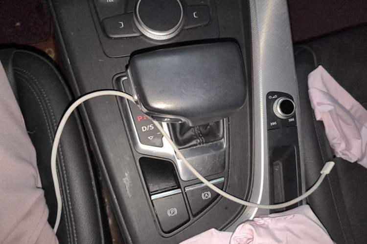 Used Audi A5 2017 Sportback 40 TFSI Fashion Model Gear Lever
