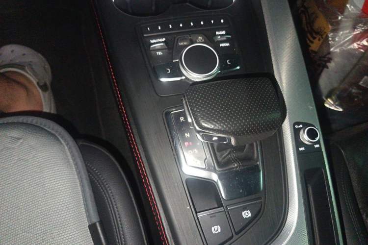 Used Audi A5 2017 Sportback 45 TFSI Fashion Model Gear Lever