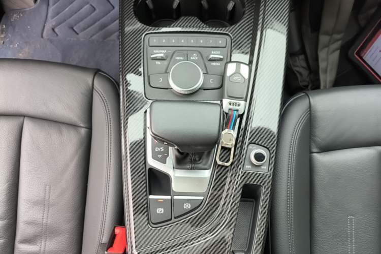 Used Audi A5 2017 Coupe 40 TFSI Fashion Model Gear Lever