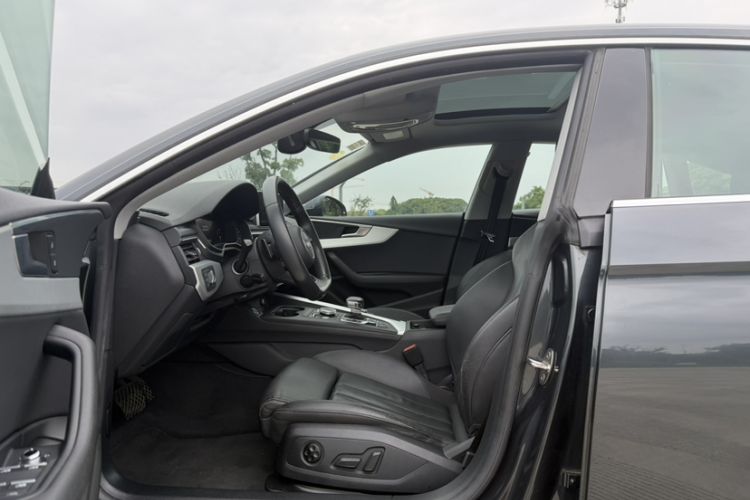 Used Audi A5 2017 Sportback 45 TFSI Sport Edition Interior 2