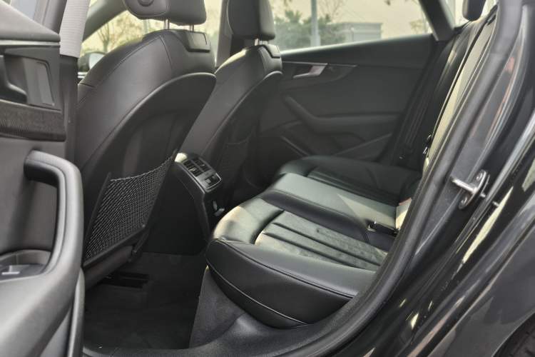 Used Audi A5 2017 Sportback 40 TFSI Fashion Model Interior 3