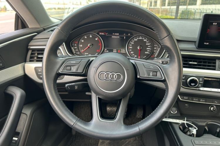 Used Audi A5 2017 Coupe 40 TFSI Fashion Model Interior 4
