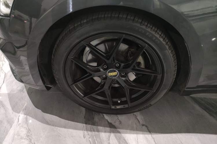 Used Audi A5 2017 Sportback 40 TFSI Fashion Model Left Front Wheel Hub
